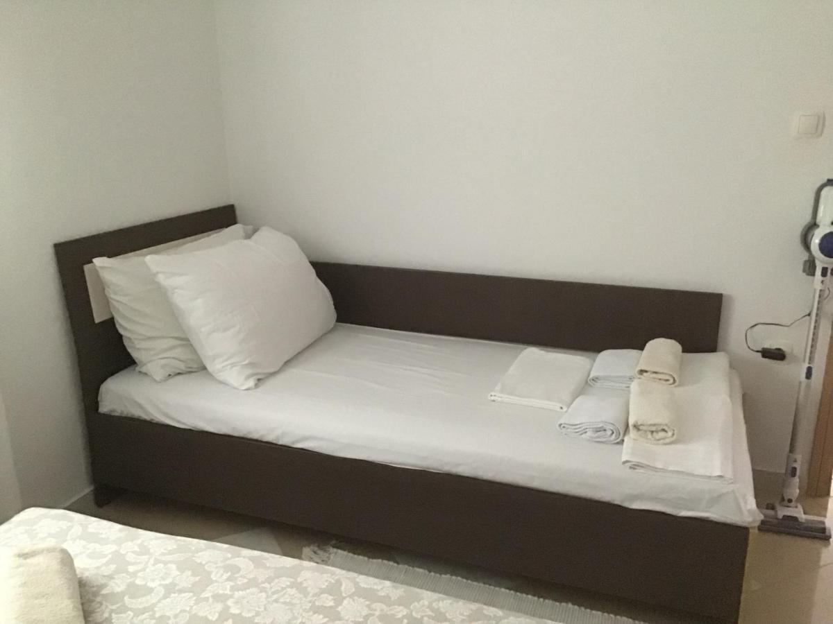 Apartmani Ruzmarin Vir Esterno foto