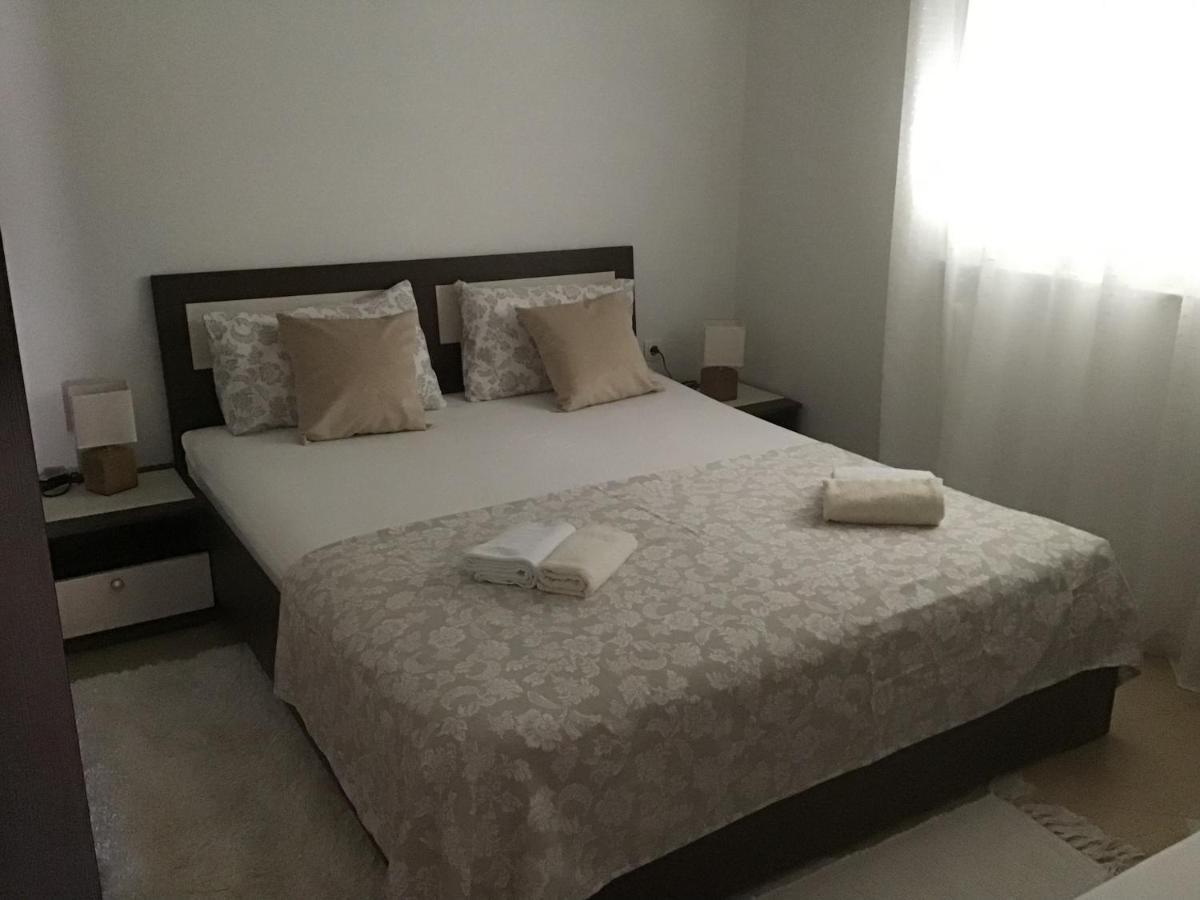 Apartmani Ruzmarin Vir Esterno foto