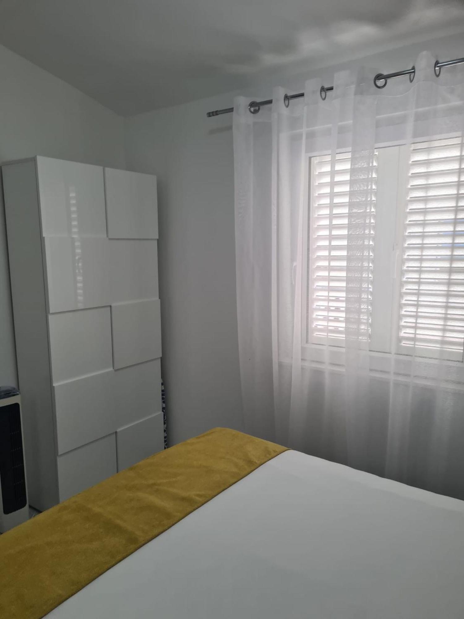 Apartmani Ruzmarin Vir Esterno foto